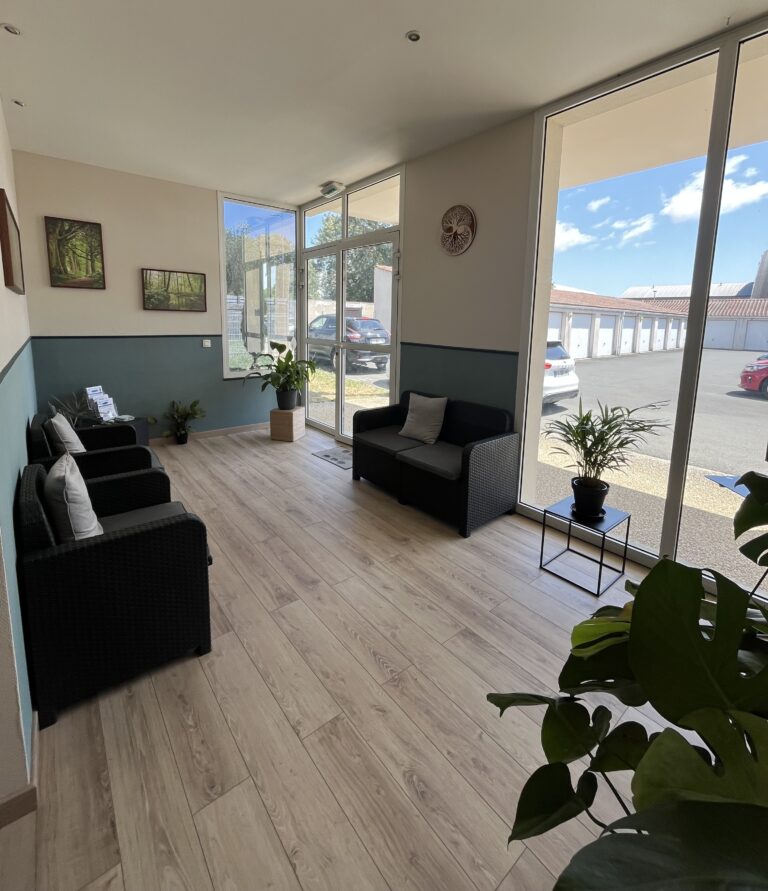 Salle dattente 2 768x891