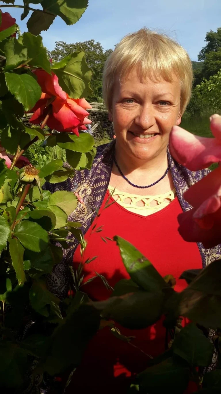 Laure Helene Methiaz Josso 768x1365